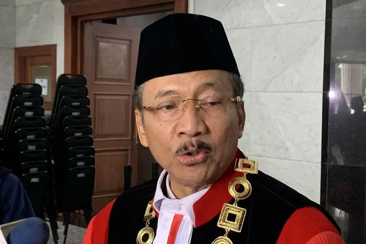 Suhartoyo Dipaksa Baca Pasal KUHP Akibat Banjir Gugatan 2026