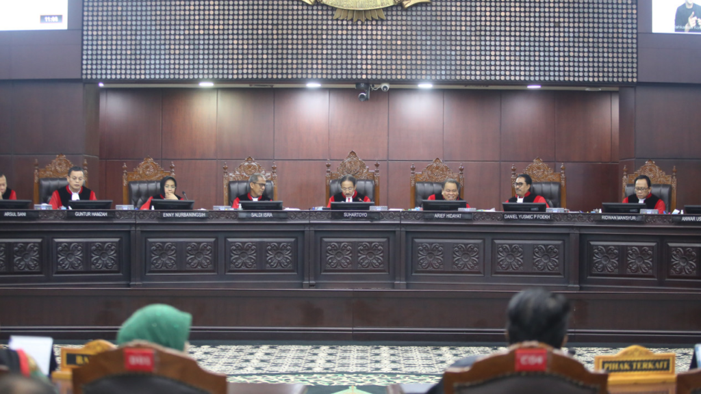 Suhartoyo Dipaksa Baca Pasal KUHP Akibat Banjir Gugatan 2026