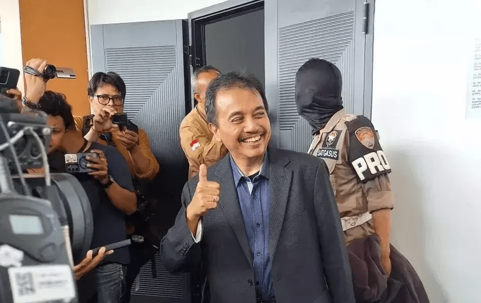 Roy Suryo Menang Praperadilan Sebagian, Ini Pesan Menohok dan Implikasi Hukumnya 8 Roy Suryo Menang Praperadilan Sebagian, Ini Pesan Menohok dan Implikasi Hukumnya