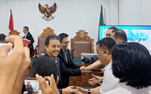 Roy Suryo Menang Praperadilan Sebagian, Ini Pesan Menohok dan Implikasi Hukumnya 9 Roy Suryo Menang Praperadilan Sebagian, Ini Pesan Menohok dan Implikasi Hukumnya